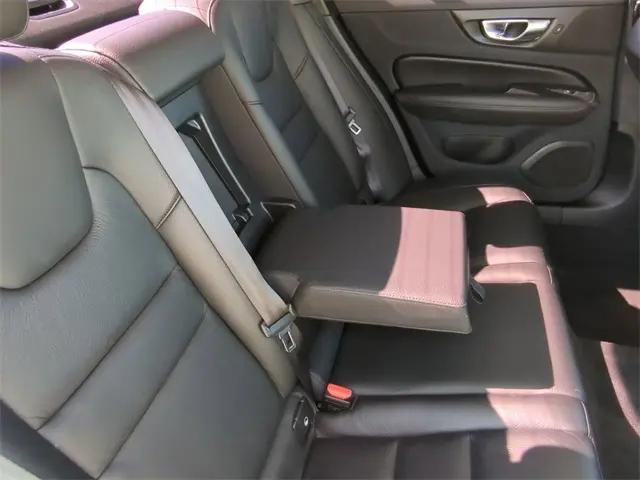 2023 Volvo S60 B5 Plus Dark Theme