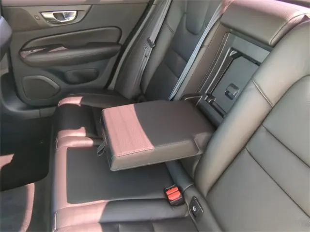 2023 Volvo S60 B5 Plus Dark Theme