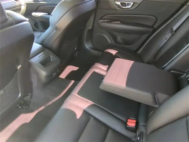 2023 Volvo S60 B5 Plus Dark Theme