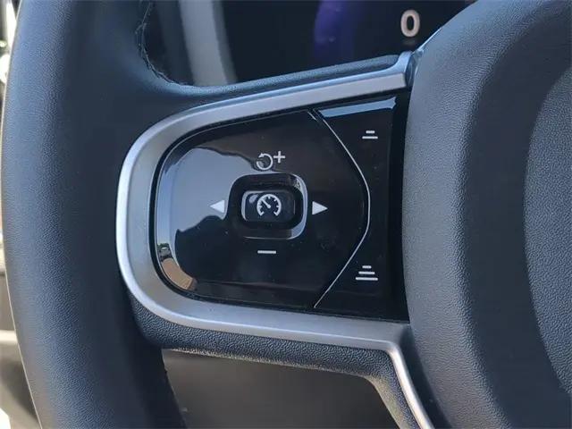 2023 Volvo S60 B5 Plus Dark Theme