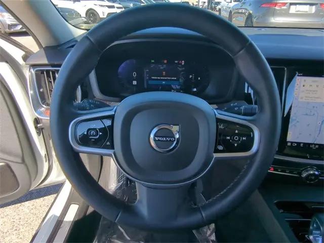 2023 Volvo S60 B5 Plus Dark Theme
