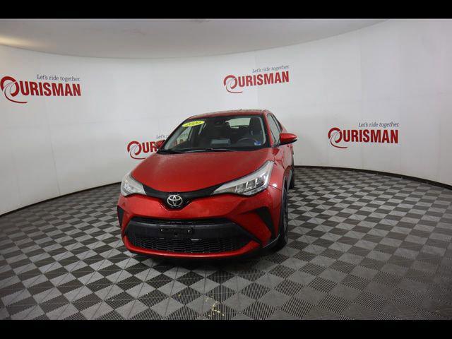2020 Toyota C-HR LE's photo