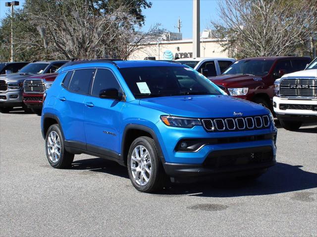 2024 Jeep Compass COMPASS LATITUDE LUX 4X4