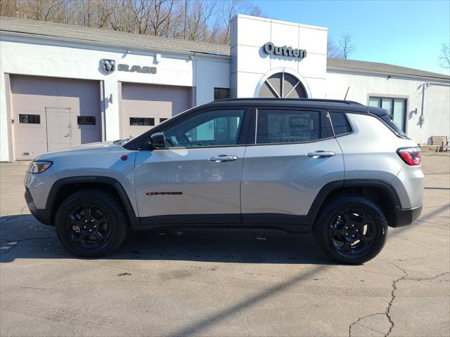 2024 Jeep Compass COMPASS TRAILHAWK 4X4