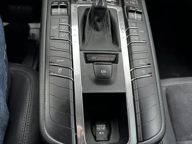 2015 Porsche Macan S