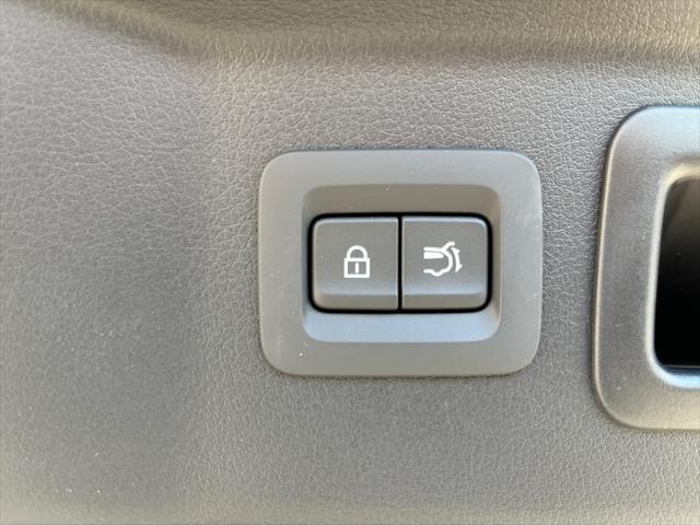 2024 Mazda X-90 Premium Plus