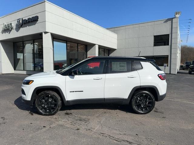 2024 Jeep Compass COMPASS LATITUDE 4X4