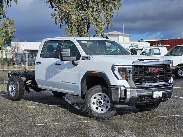 2024 GMC Sierra 3500HD Pro 2