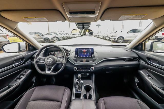 2022 Nissan Altima SV FWD