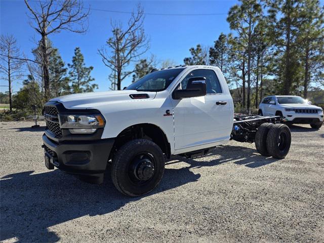 2024 RAM Ram 3500 Chassis Cab RAM 3500 TRADESMAN CHASSIS REGULAR CAB 4X4 60 CA