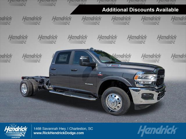 2024 RAM Ram 3500 Chassis Cab RAM 3500 SLT CREW CAB CHASSIS 4X4 60 CA