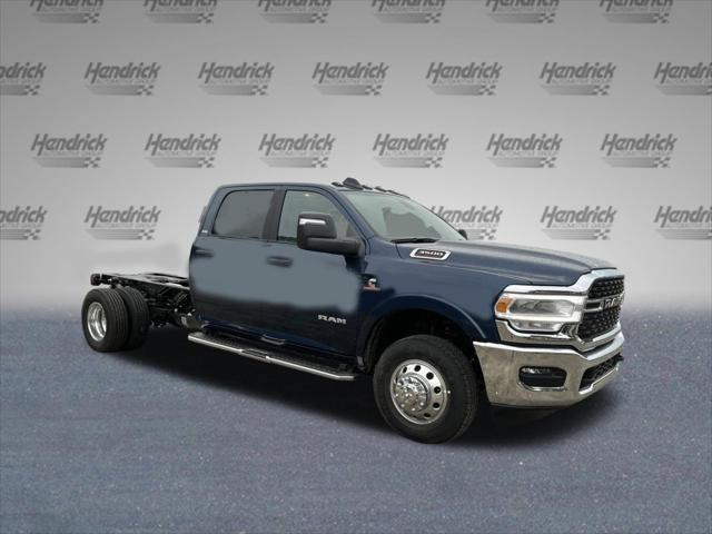 2024 RAM Ram 3500 Chassis Cab RAM 3500 SLT CREW CAB CHASSIS 4X4 60 CA