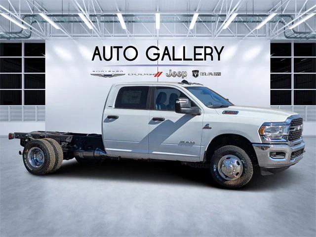 2024 RAM Ram 3500 Chassis Cab RAM 3500 SLT CREW CAB CHASSIS 4X4 60 CA