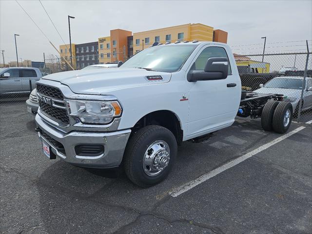 2024 RAM Ram 3500 Chassis Cab RAM 3500 TRADESMAN CHASSIS REGULAR CAB 4X4 84 CA