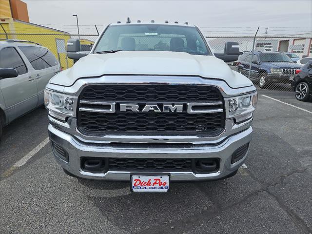 2024 RAM Ram 3500 Chassis Cab RAM 3500 TRADESMAN CHASSIS REGULAR CAB 4X4 84 CA