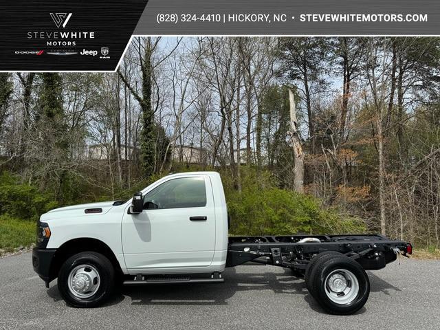 2024 RAM Ram 3500 Chassis Cab RAM 3500 TRADESMAN CHASSIS REGULAR CAB 4X4 60 CA