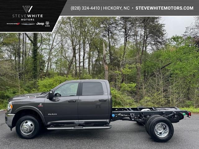 2024 RAM Ram 3500 Chassis Cab RAM 3500 SLT CREW CAB CHASSIS 4X4 60 CA