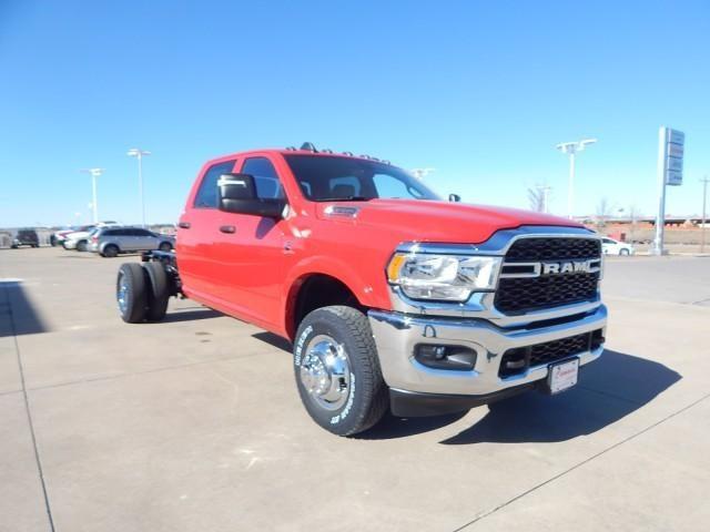 2024 RAM Ram 3500 Chassis Cab RAM 3500 TRADESMAN CREW CAB CHASSIS 4X4 60 CA