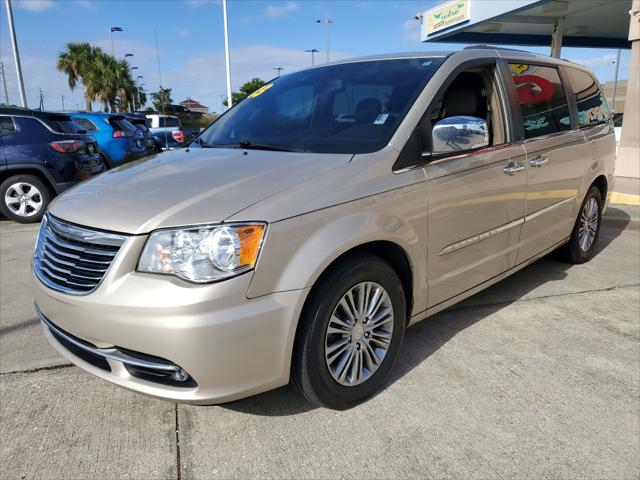 2013 Chrysler Town and Country Touring-L