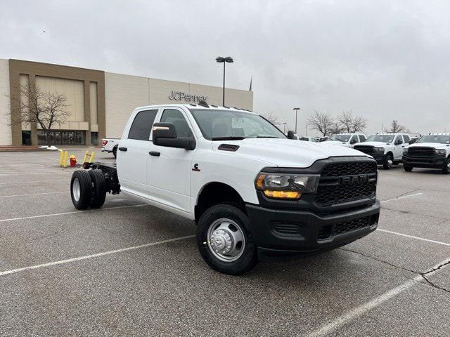 2024 RAM Ram 3500 RAM 3500 TRADESMAN CREW CAB 4X4 64 BOX