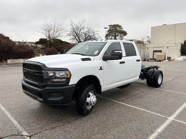 2024 RAM Ram 3500 RAM 3500 TRADESMAN CREW CAB 4X4 64 BOX