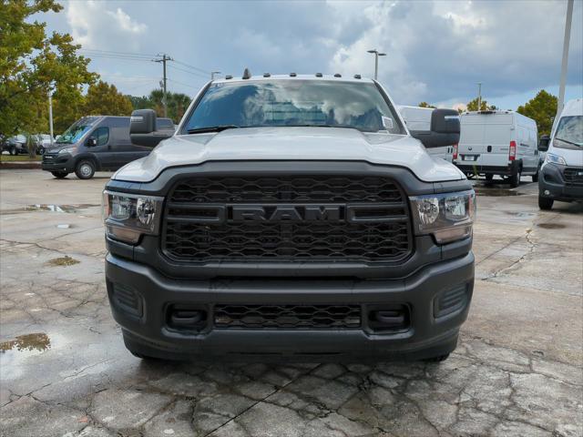 2024 RAM Ram 3500 Chassis Cab RAM 3500 TRADESMAN CREW CAB CHASSIS 4X4 60 CA