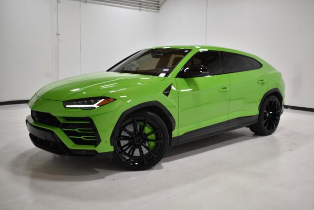 2021 Lamborghini Urus Pearl Capsule