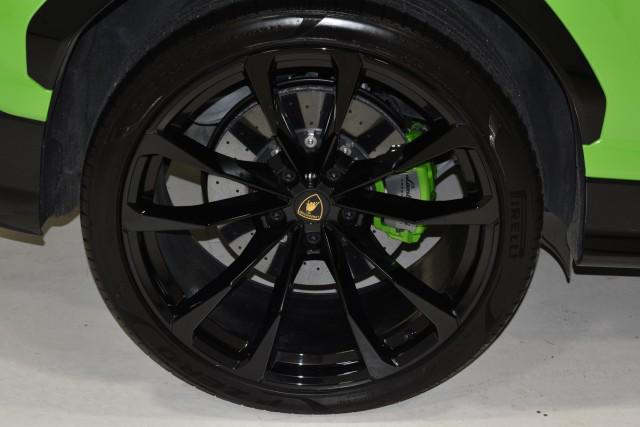 2021 Lamborghini Urus Pearl Capsule