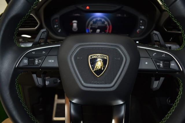 2021 Lamborghini Urus Pearl Capsule