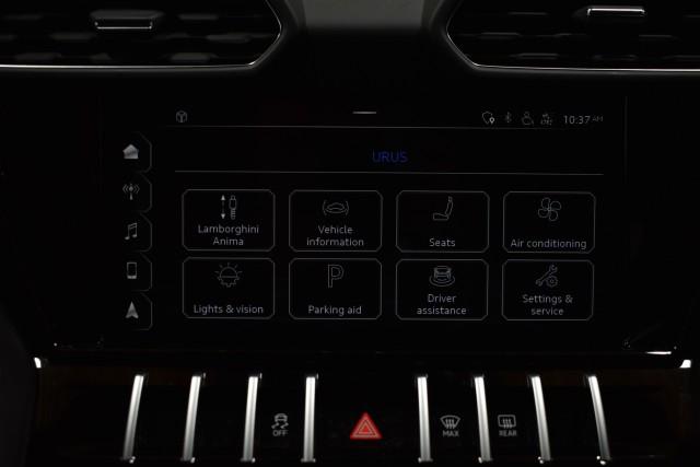 2021 Lamborghini Urus Pearl Capsule
