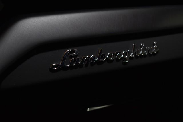 2021 Lamborghini Urus Pearl Capsule