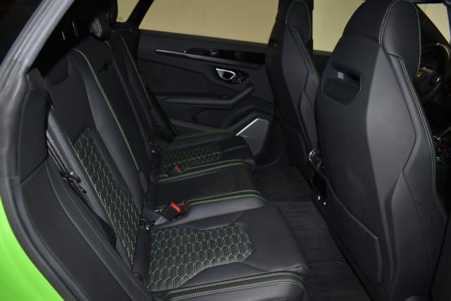 2021 Lamborghini Urus Pearl Capsule