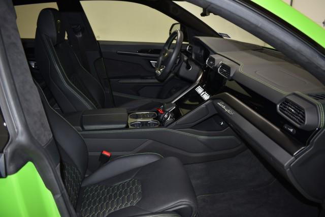 2021 Lamborghini Urus Pearl Capsule