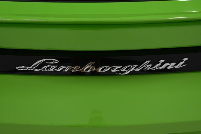 2021 Lamborghini Urus Pearl Capsule