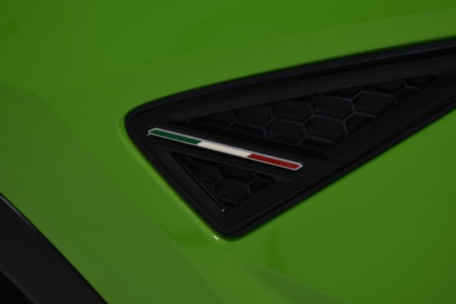 2021 Lamborghini Urus Pearl Capsule