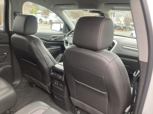 2023 GMC Acadia AWD SLT