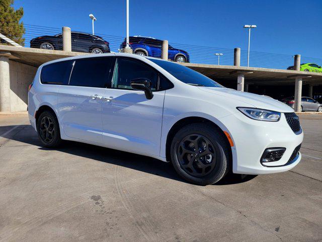 2024 Chrysler Pacifica Hybrid