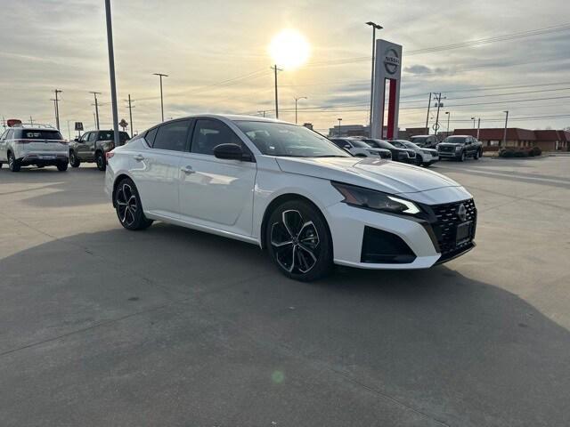 2023 Nissan Altima SR FWD