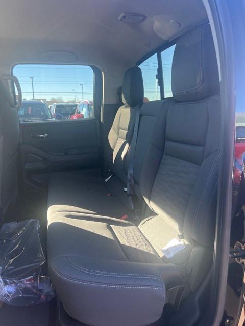 2024 Nissan Frontier Crew Cab SV 4x4