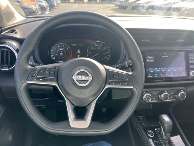 2024 Nissan Kicks SV Xtronic CVT