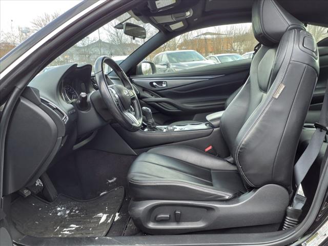 2017 INFINITI Q60 2.0t