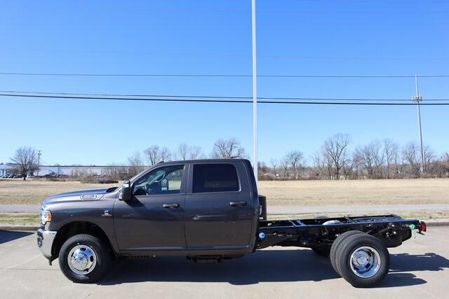 2024 RAM Ram 3500 Chassis Cab RAM 3500 TRADESMAN CREW CAB CHASSIS 4X4 60 CA