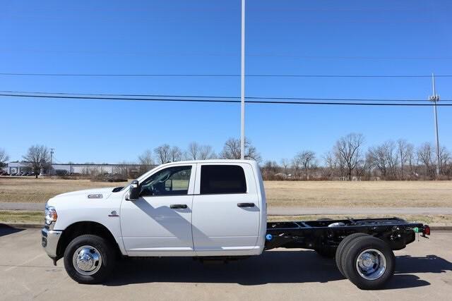 2024 RAM Ram 3500 Chassis Cab RAM 3500 TRADESMAN CREW CAB CHASSIS 4X4 60 CA