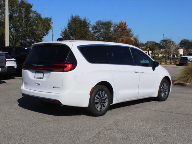 2024 Chrysler Pacifica Hybrid PACIFICA PLUG-IN HYBRID SELECT