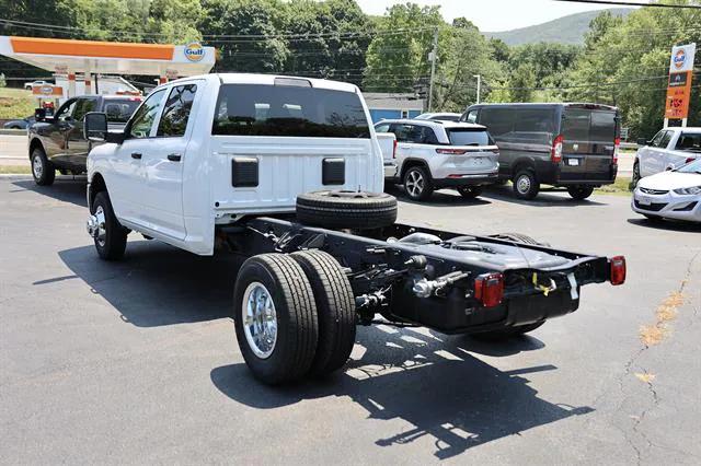 2024 RAM Ram 3500 Chassis Cab RAM 3500 TRADESMAN CREW CAB CHASSIS 4X4 60 CA