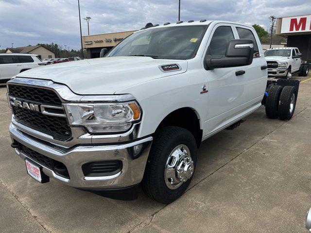 2024 RAM Ram 3500 Chassis Cab RAM 3500 TRADESMAN CREW CAB CHASSIS 4X4 60 CA