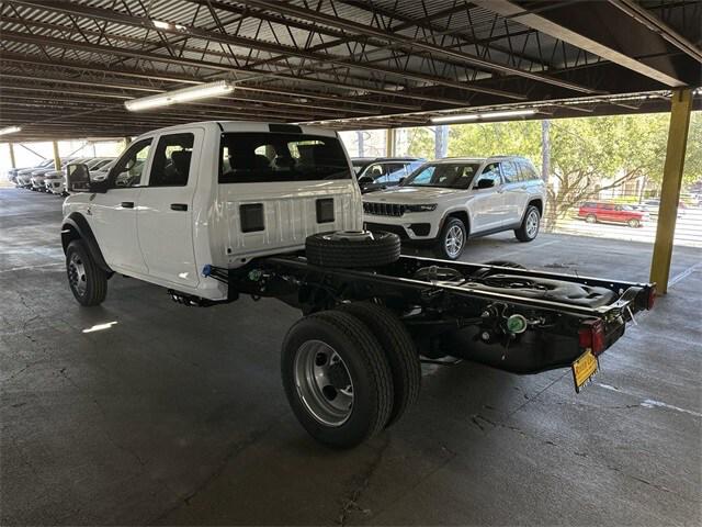 2024 RAM Ram 5500 Chassis Cab RAM 5500 TRADESMAN CHASSIS CREW CAB 4X4 60 CA