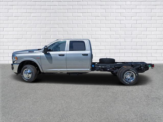 2024 RAM Ram 3500 Chassis Cab RAM 3500 TRADESMAN CREW CAB CHASSIS 4X4 60 CA