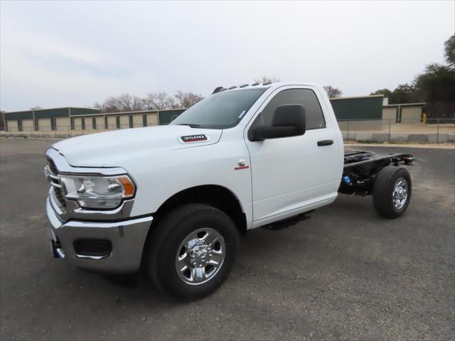 2024 RAM Ram 3500 Chassis Cab RAM 3500 TRADESMAN CHASSIS REGULAR CAB 4X4 60 CA