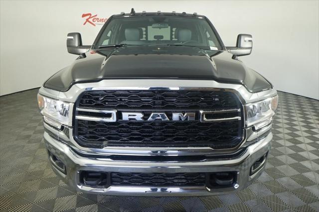 2024 RAM Ram 3500 Chassis Cab RAM 3500 TRADESMAN CREW CAB CHASSIS 4X4 60 CA